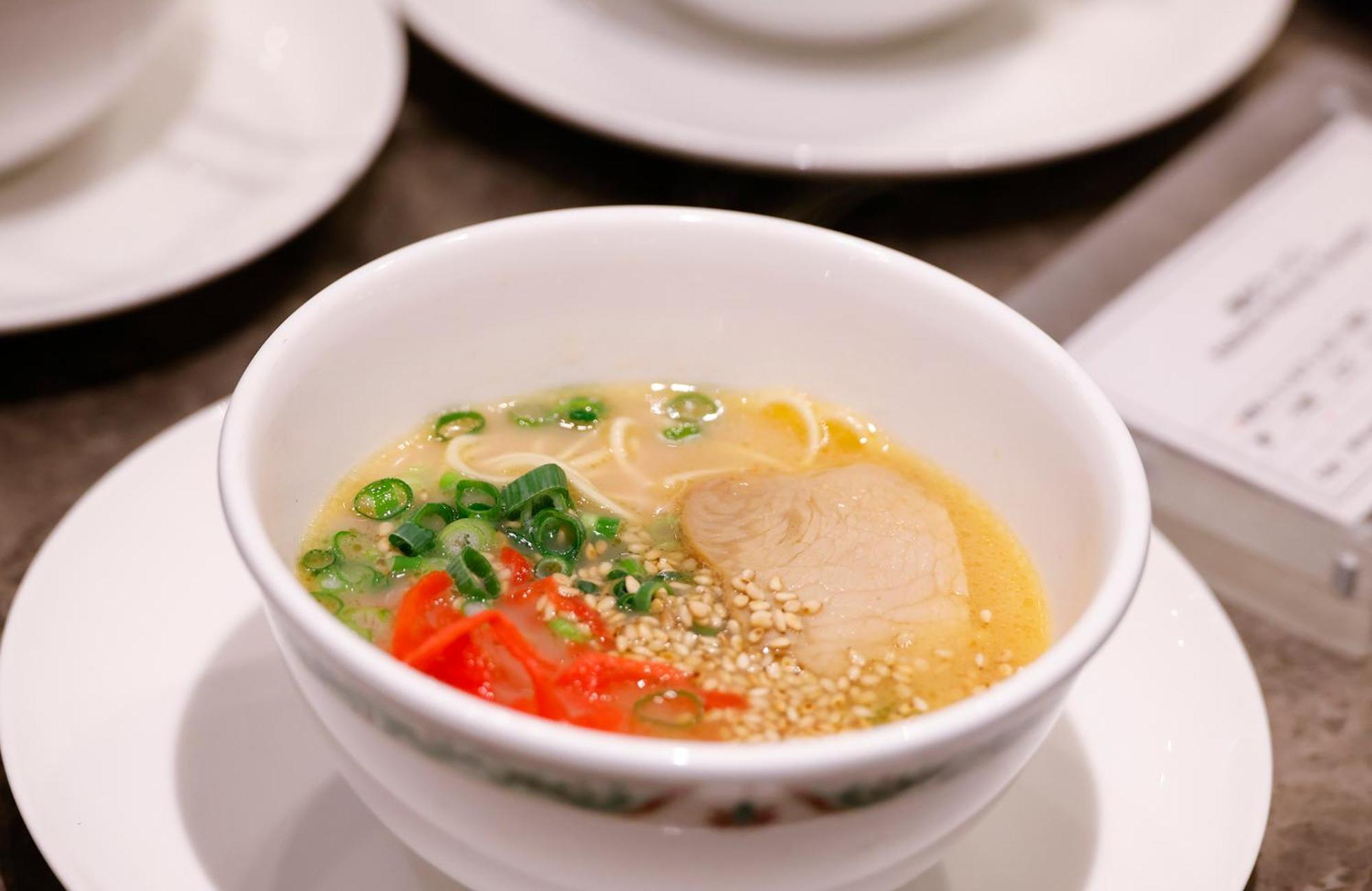Hotel Okura Fukuoka Fukuoka  Exterior foto A bowl of egg soup