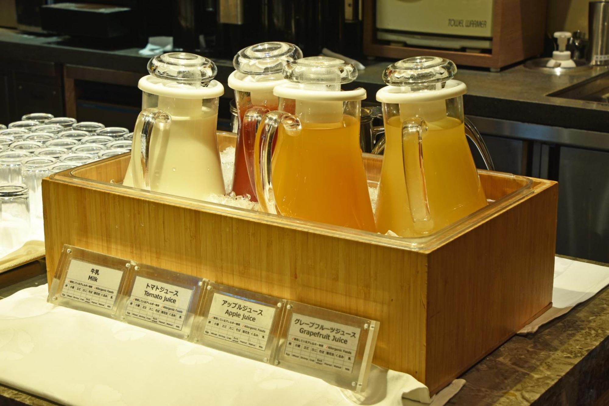 Hotel Okura Fukuoka Fukuoka  Exterior foto Bottles of Japanese tea