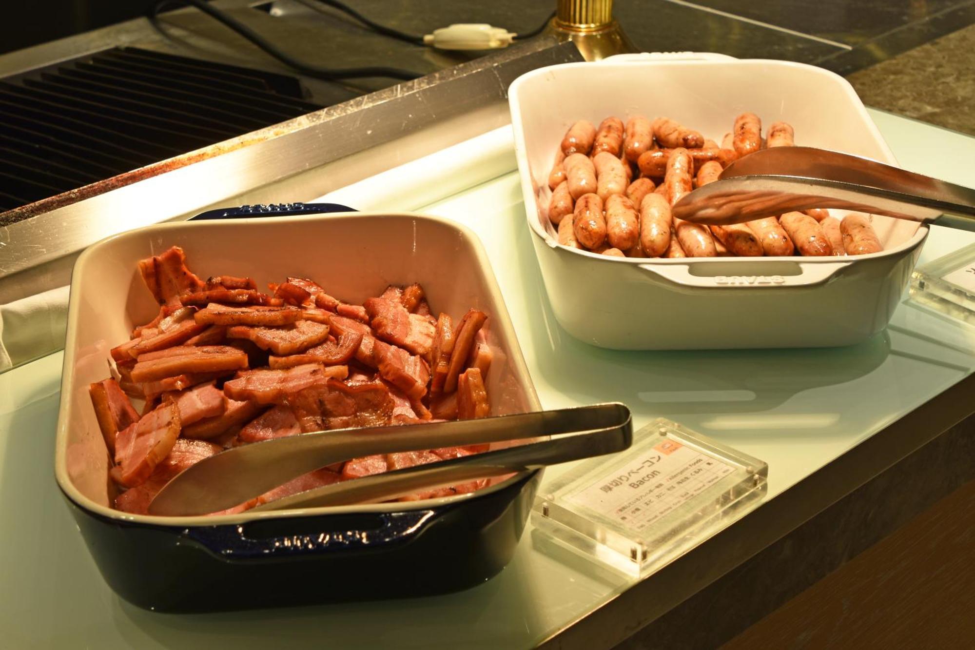 Hotel Okura Fukuoka Fukuoka  Exterior foto Bacon and sausages